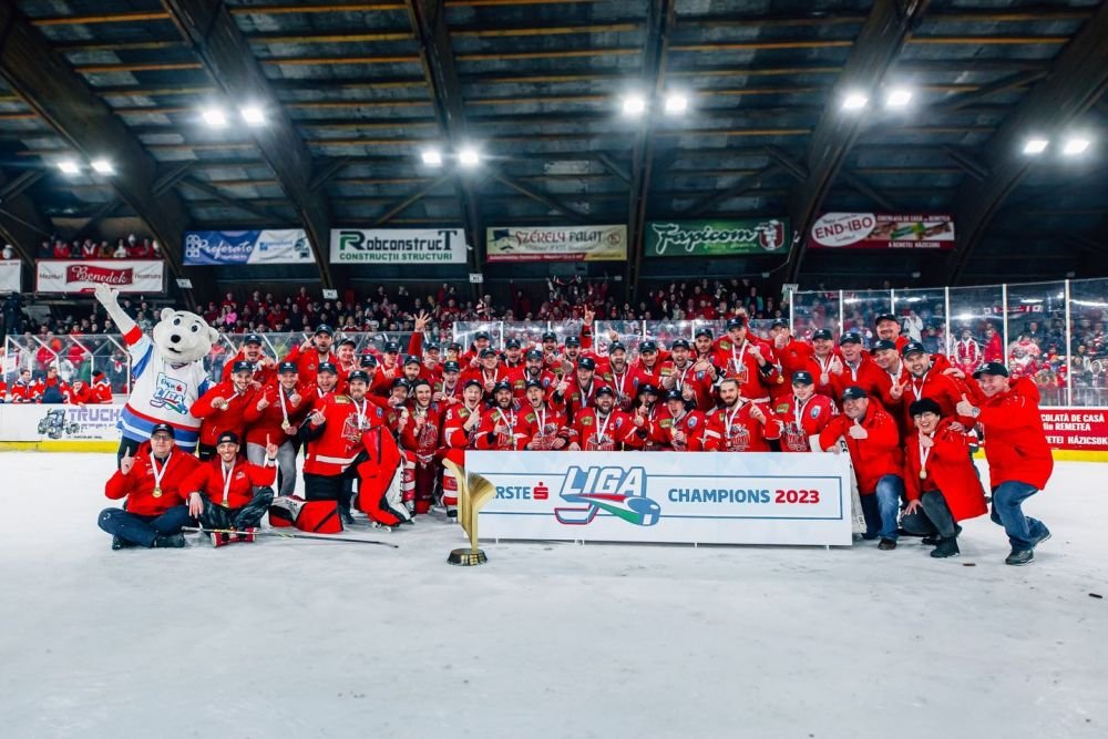 Performanță de excepție pentru ACSH Gheorgheni! Hocheiștii din Rom&acirc;nia, campioni &icirc;n fața celor din Ungaria