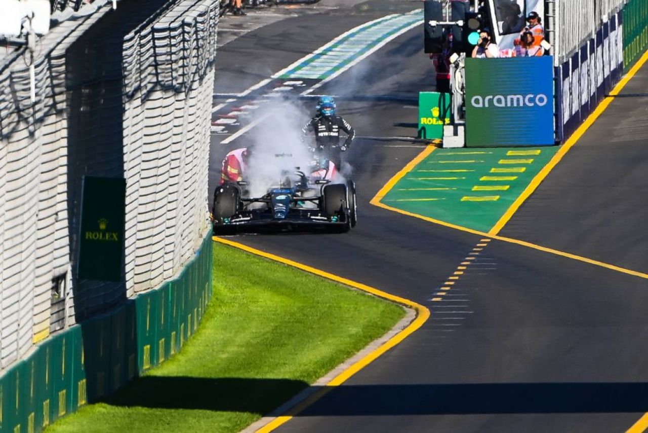 Verstappen a câștigat MP al Australiei, după o cursă haotică! Leclerc a abandonat, iar monopostul lui Russell a luat foc_3