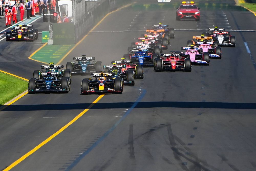 Verstappen a câștigat MP al Australiei, după o cursă haotică! Leclerc a abandonat, iar monopostul lui Russell a luat foc_5