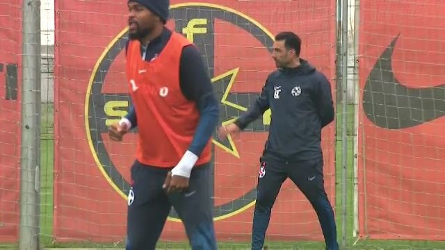 Imagini de la antrenamentul lui FCSB. Charalambous, cu aplauzele, iar Pintilii cu fluierul_7
