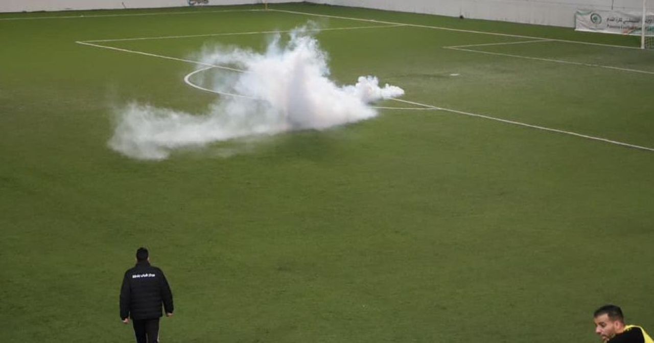 „Vor să ne facă viața un iad!” Armata israeliană a invadat stadionul la finala Cupei Palestinei: „Jucătorii s-au sufocat!”_9