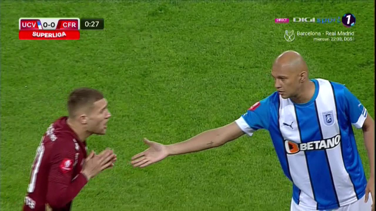 Nemulțumit din secunda 20! Faza care l-a făcut pe Dan Petrescu să se îndrepte către arbitrul asistent: ”Nu ți-e rușine?”_3
