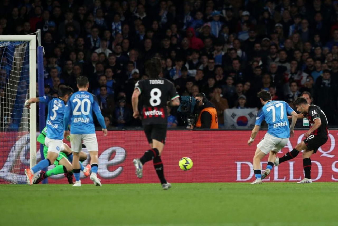 Greu fără Osimhen! Napoli, 'distrusă' de AC Milan pe teren propriu! Echipa lui Pioli trece peste Inter _3