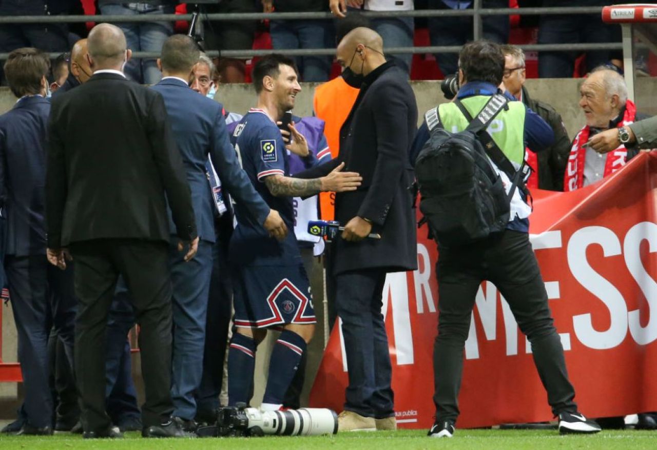 Thierry Henry vrea ca Messi să plece de la PSG: „Este rușinos!” _2