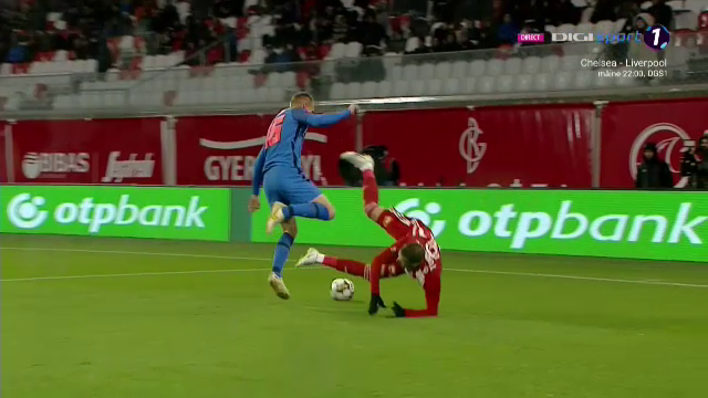 Jucătorii lui Sepsi au sărit la gâtul lui Sebastian Colțescu! Decizia luată în favoarea FCSB-ului i-a scos din minți_3