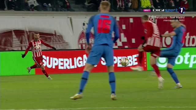 Veste proastă pentru FCSB! Un jucător important s-a accidentat și a fost scos pe targă din teren_5