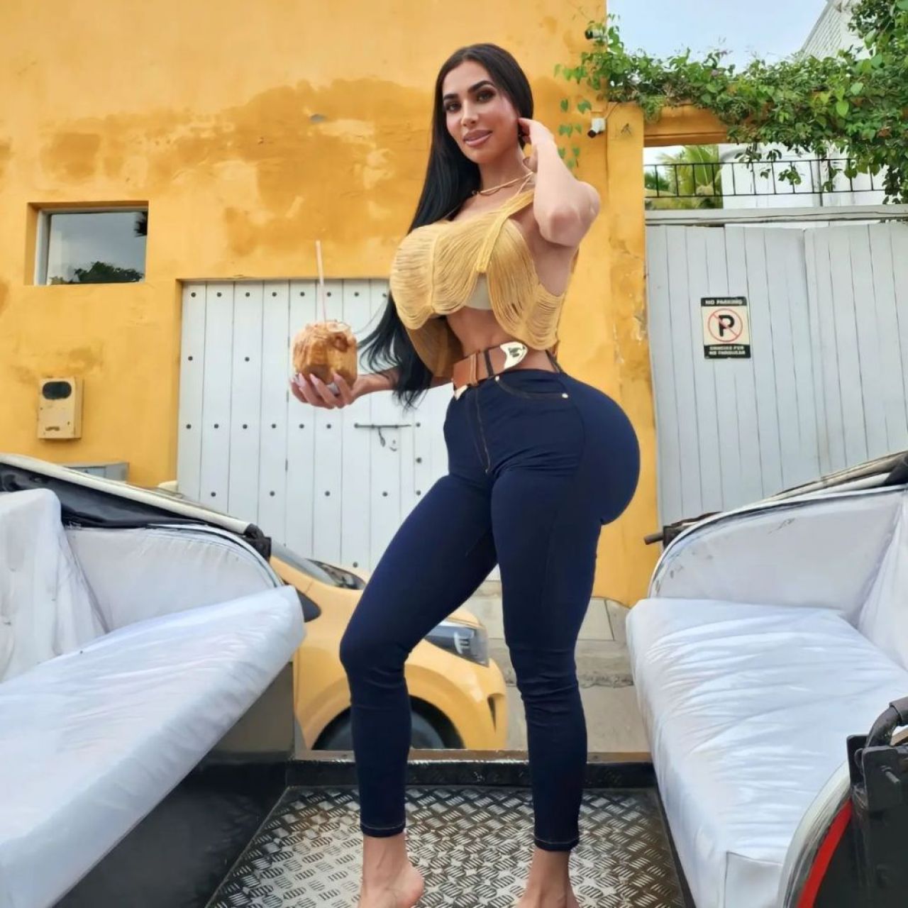 A cheltuit 40.000 de dolari pentru a arăta precum Kim Kardashian dar a murit subit pe patul de spital după o operație eșuată _4
