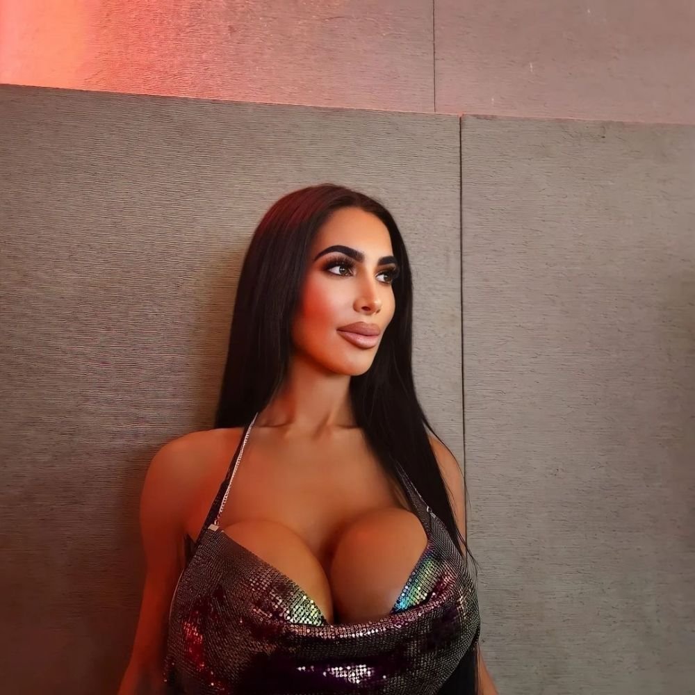 A cheltuit 40.000 de dolari pentru a arăta precum Kim Kardashian dar a murit subit pe patul de spital după o operație eșuată _16