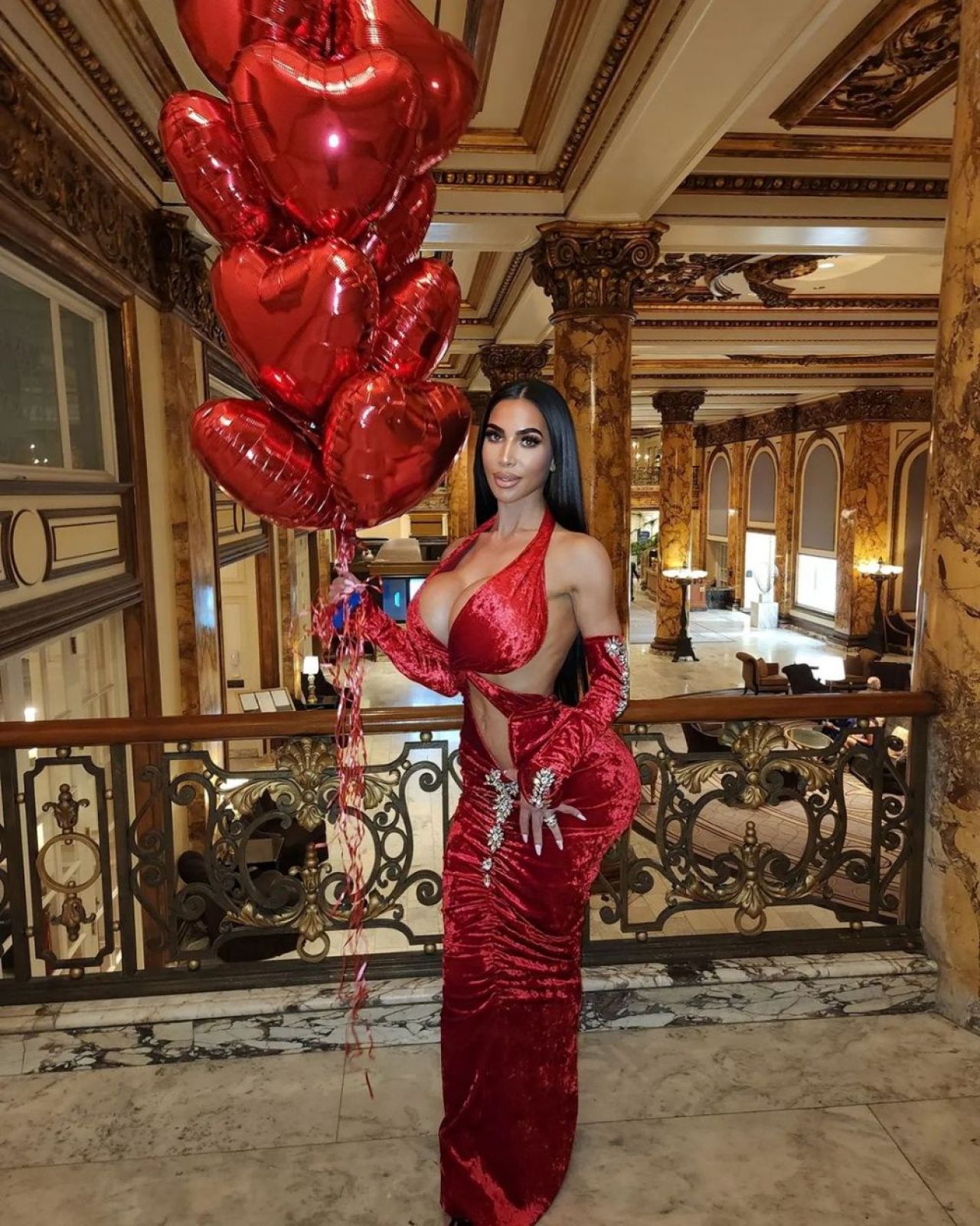 A cheltuit 40.000 de dolari pentru a arăta precum Kim Kardashian dar a murit subit pe patul de spital după o operație eșuată _18