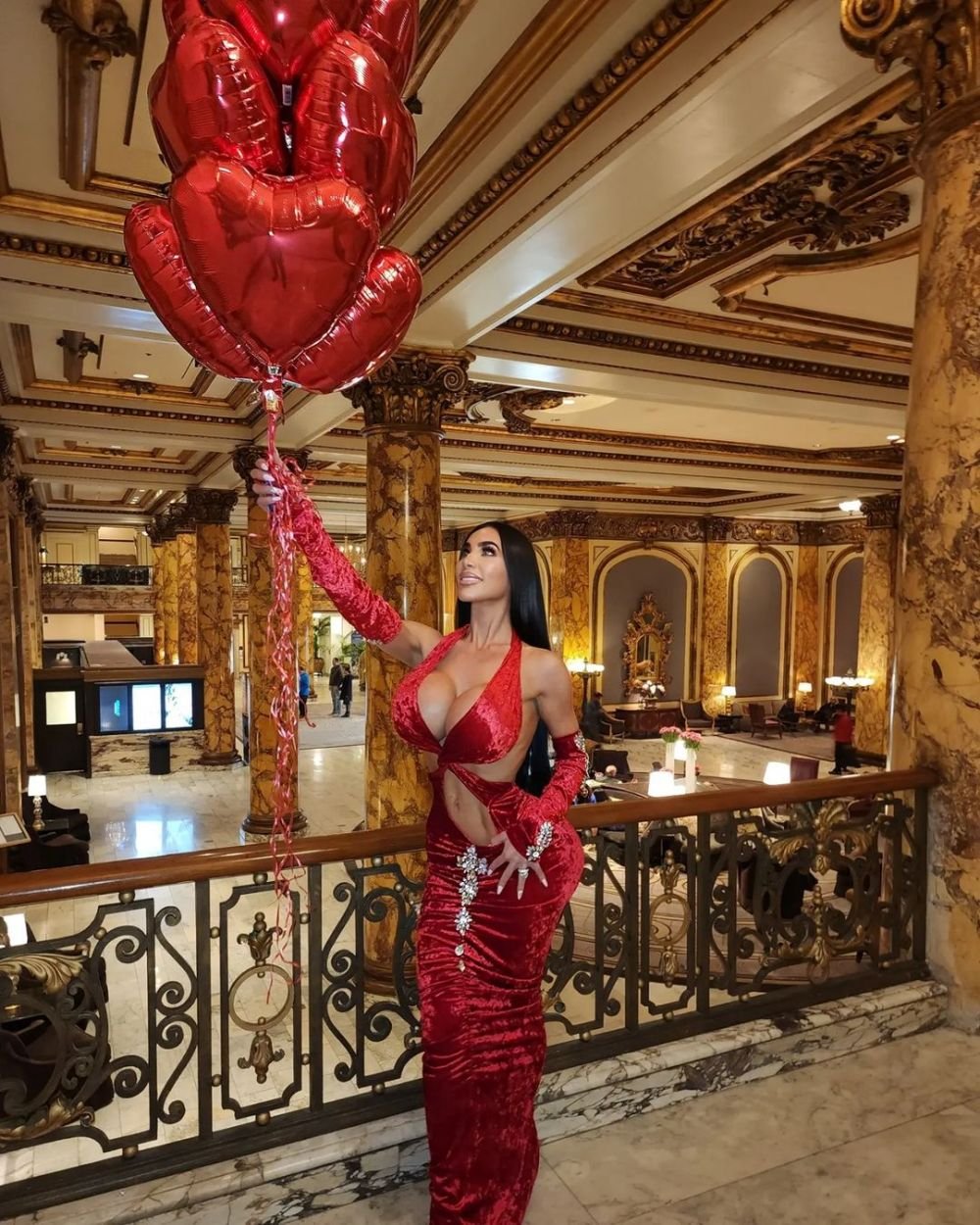 A cheltuit 40.000 de dolari pentru a arăta precum Kim Kardashian dar a murit subit pe patul de spital după o operație eșuată _19