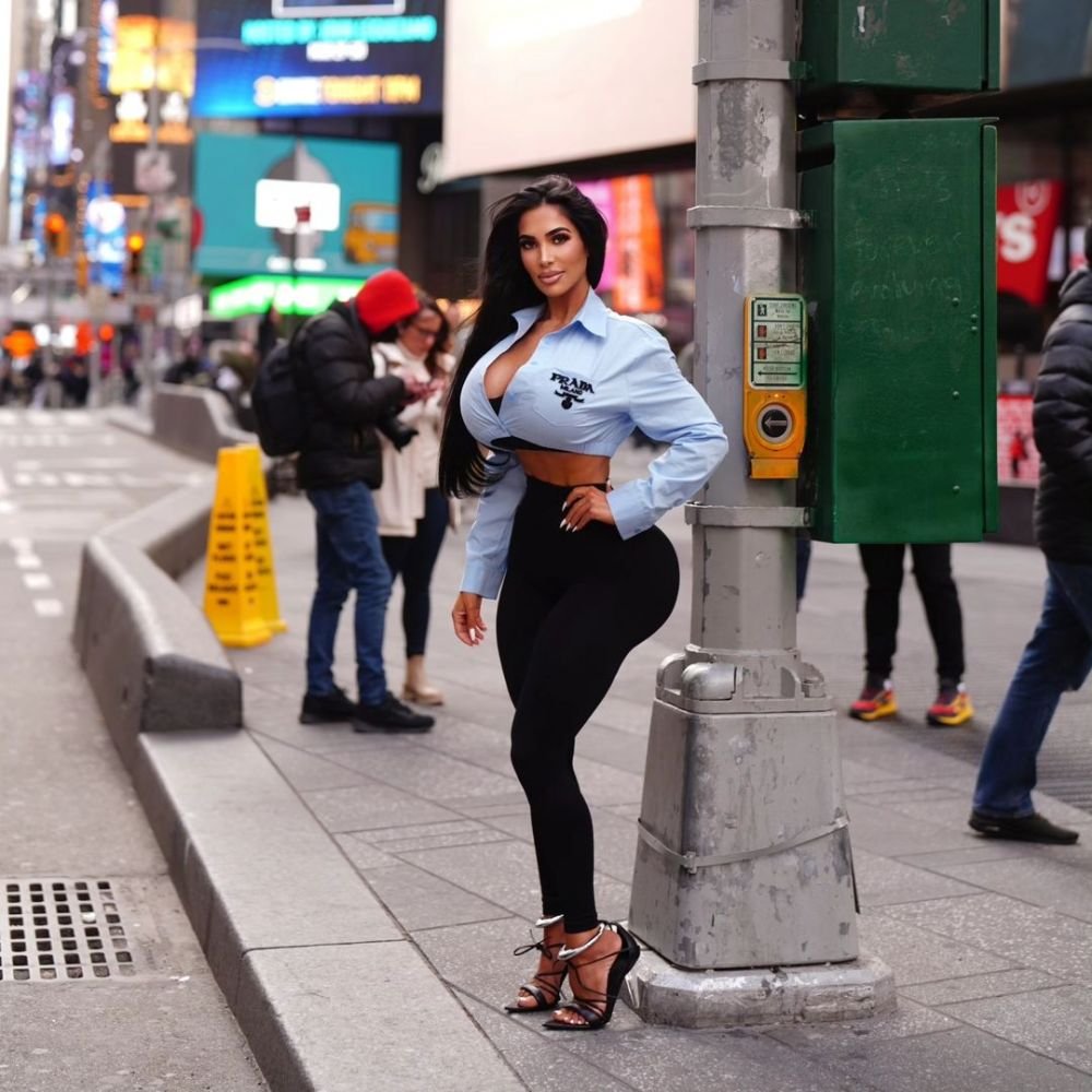 A cheltuit 40.000 de dolari pentru a arăta precum Kim Kardashian dar a murit subit pe patul de spital după o operație eșuată _32