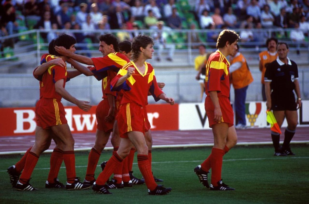 Marius Lăcătuș împlinește 59 de ani. Cele mai tari imagini din cariera