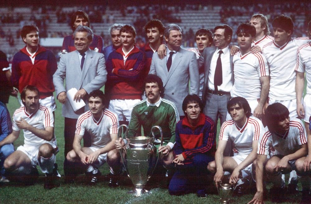 Marius Lăcătuș împlinește 59 de ani. Cele mai tari imagini din cariera 