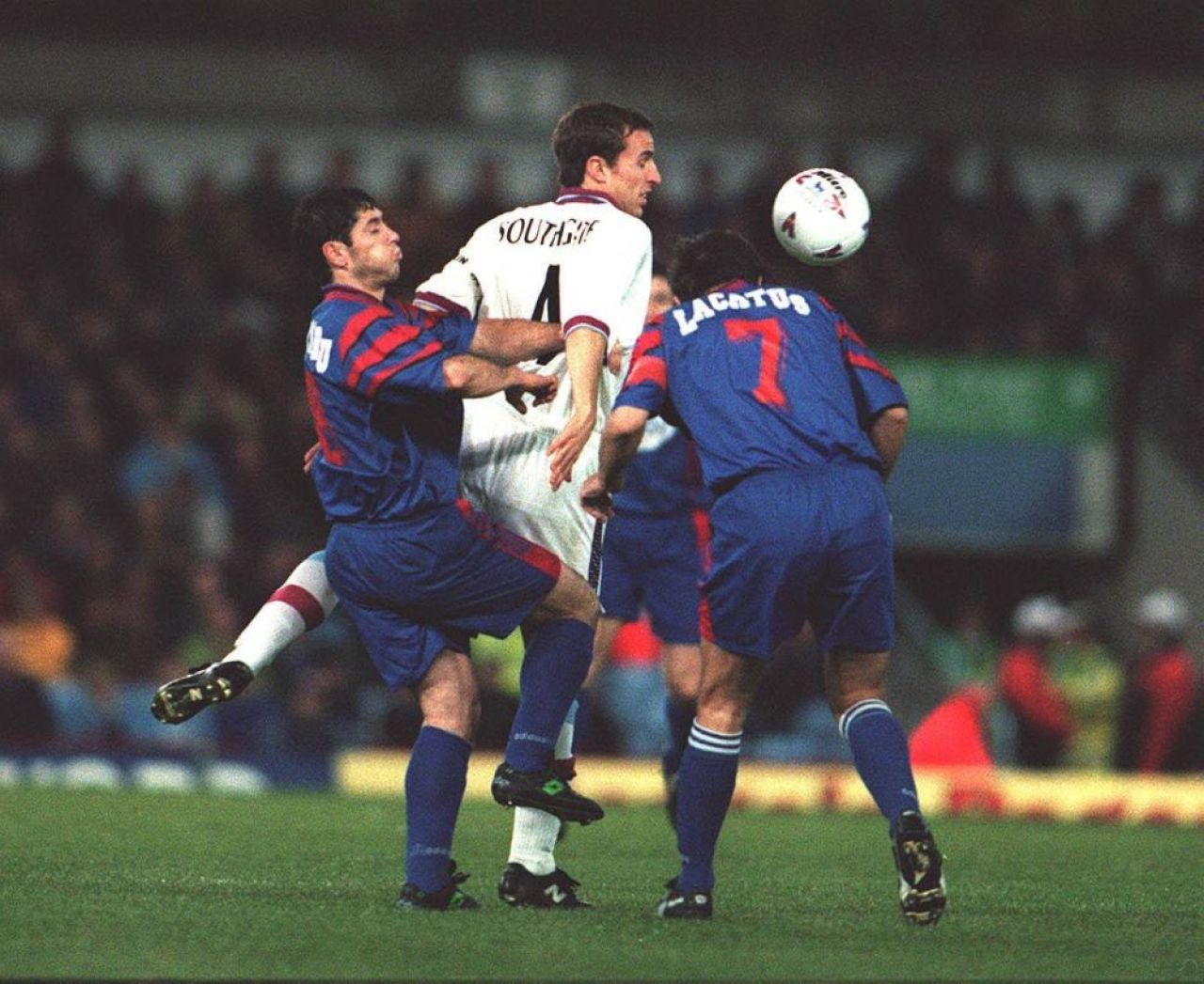 Ce mesaje i-au transmis FCSB și CSA Steaua lui Marius Lăcătuș, la împlinirea vârstei de 59 de ani_2