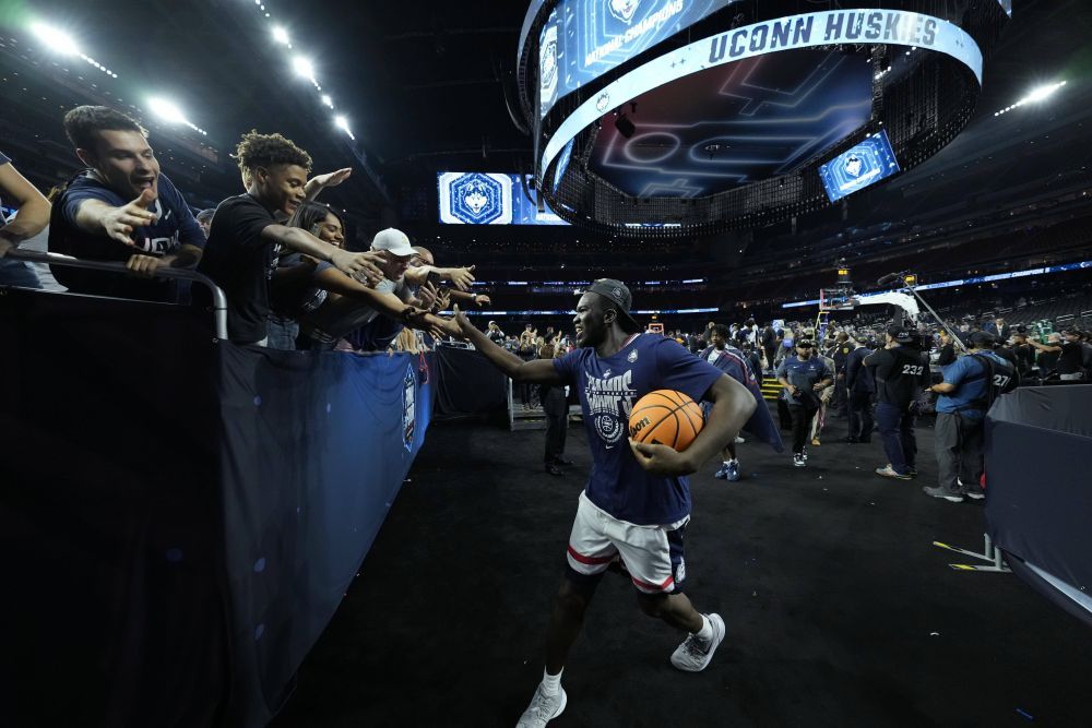 Viața de film a puștiului care spăla mașini în țara lui: visa să joace în Franța și acum e vedetă în America_8