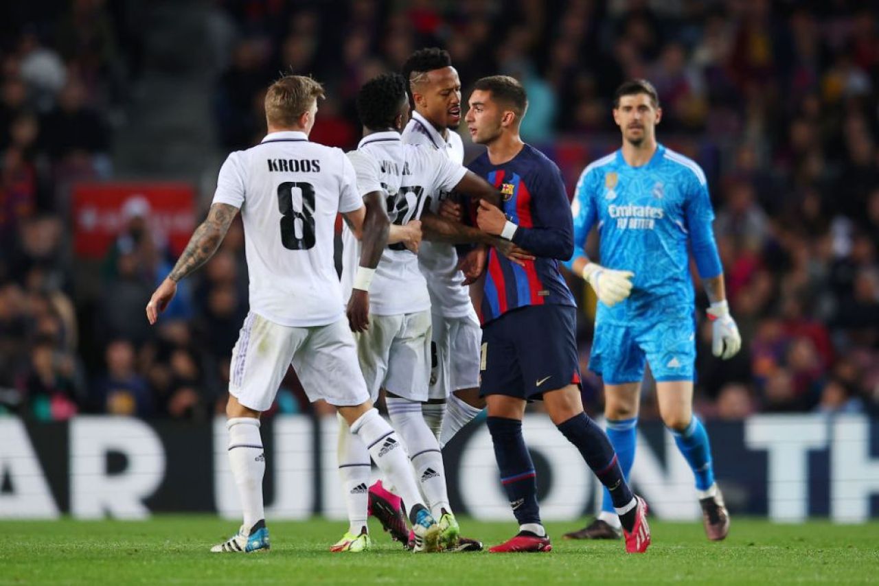 „Trebuie să gândim mai mult!” Vinicius, 'taxat' de un coechipier după atitudinea din El Clasico! Nici Ronald Araujo nu l-a menajat_14