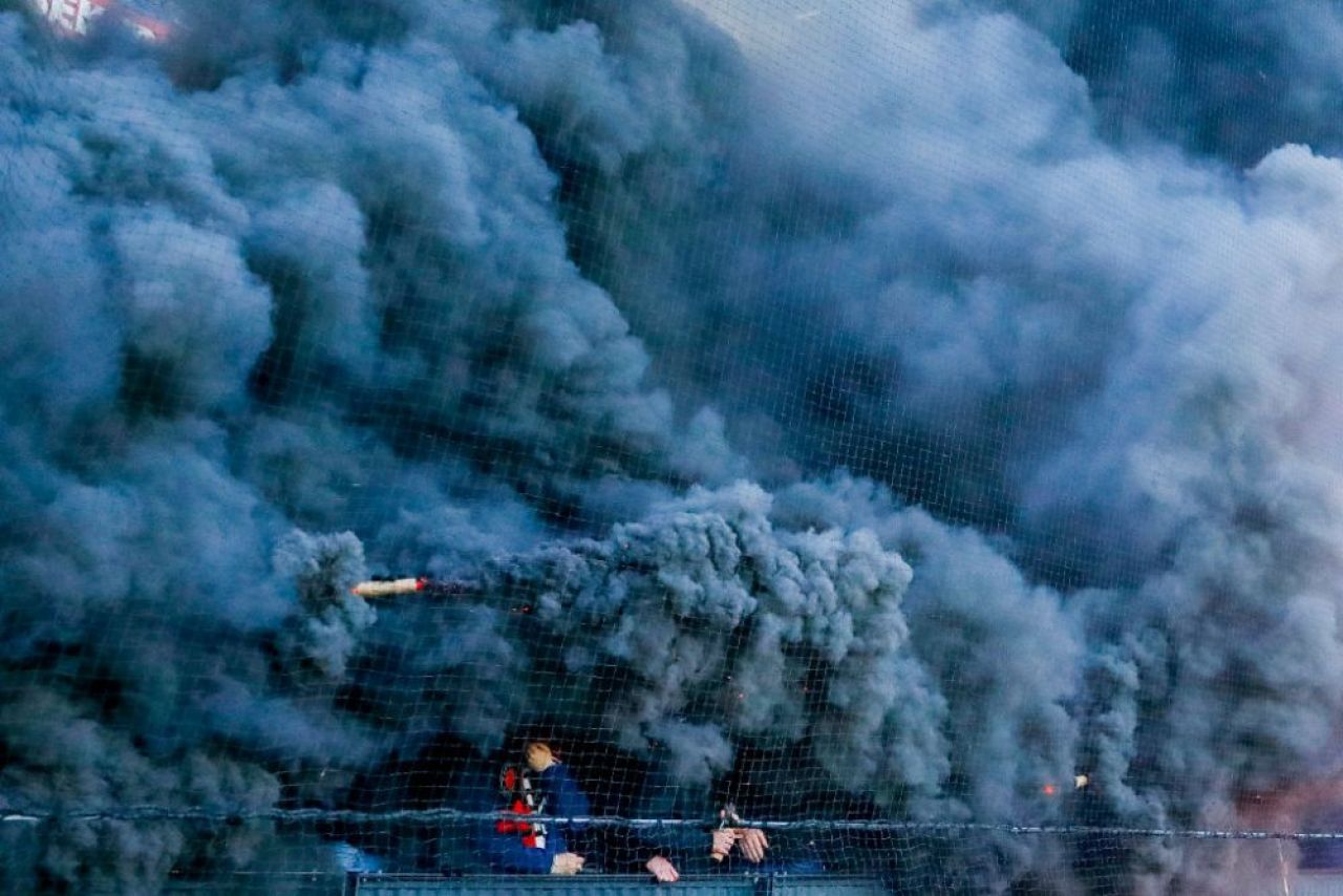 Au dat foc la stadion, la propriu! Incidente teribile la meciul Feyenoord - Ajax, în Cupa Olandei_8