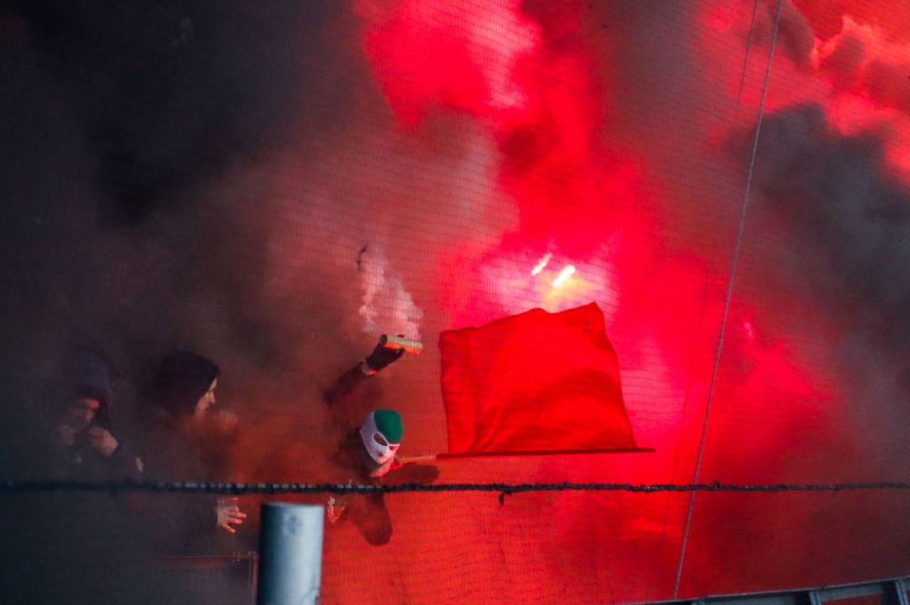 Au dat foc la stadion, la propriu! Incidente teribile la meciul Feyenoord - Ajax, în Cupa Olandei_11