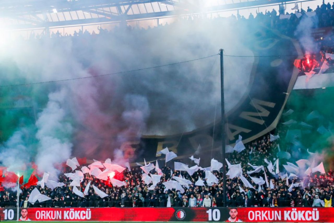 Au dat foc la stadion, la propriu! Incidente teribile la meciul Feyenoord - Ajax, în Cupa Olandei_12