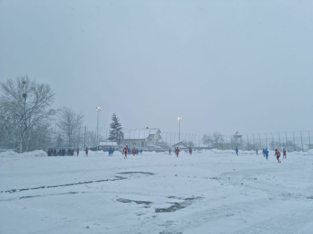 Hai, băieți! Hai, băieți, puneți mâna pe lopeți! Cum arată stadionul din Iași_3