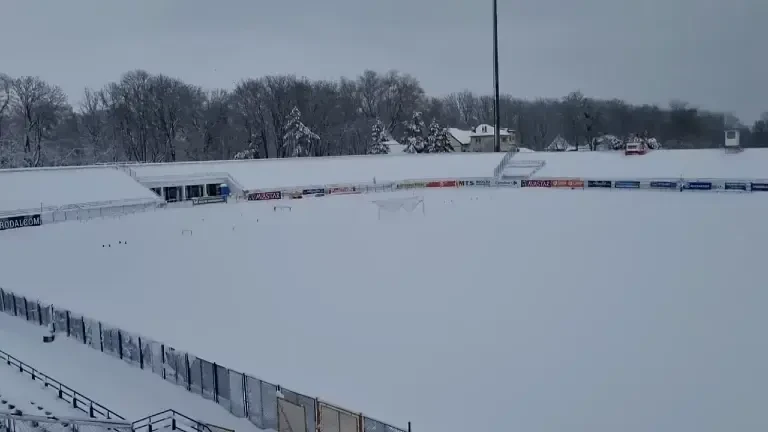 Tablou de iarnă &icirc;n aprilie. Cum arată stadionul din Iași