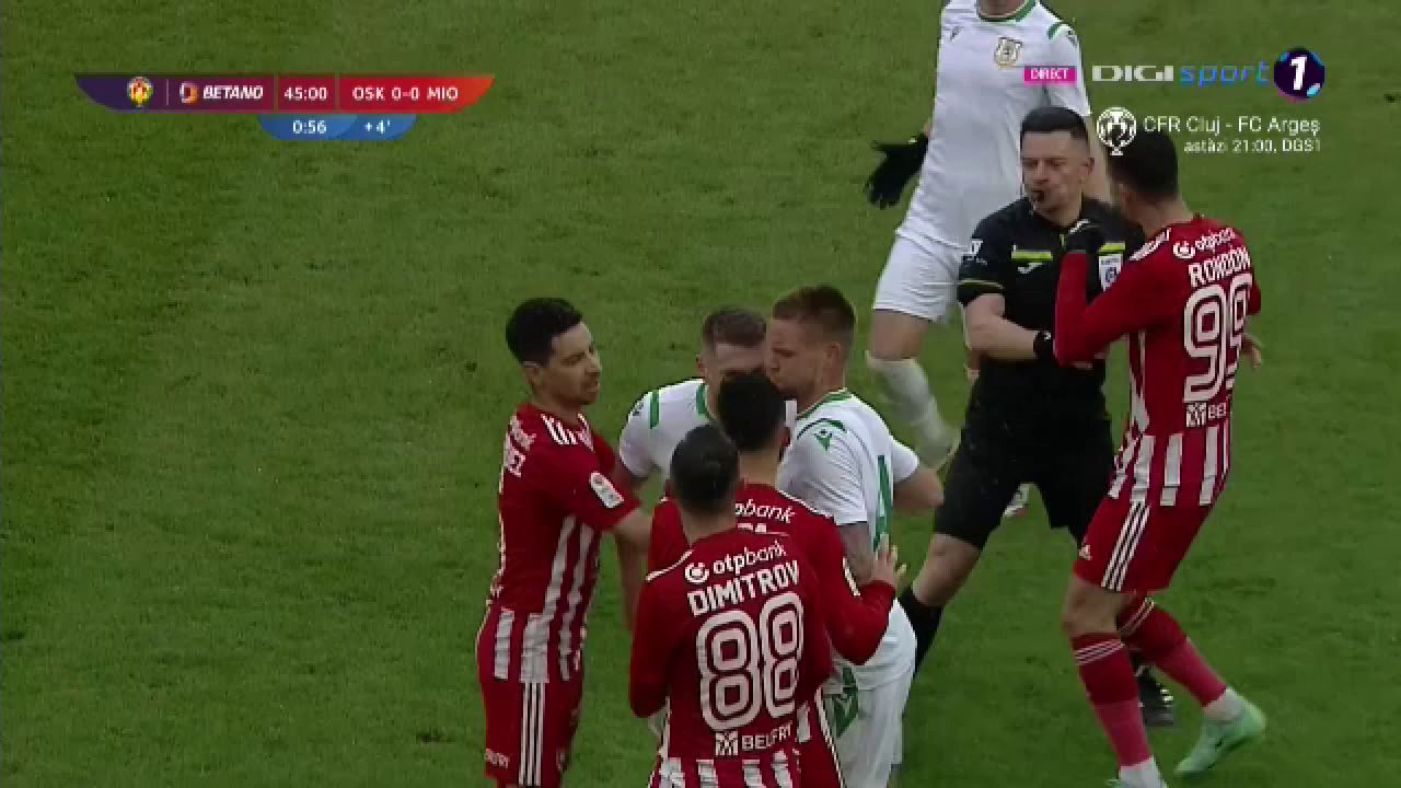 S-au încins spiritele în Sepsi - Mioveni! Taberele s-au îmbrâncit la marginea terenului. De la ce a pornit totul_1