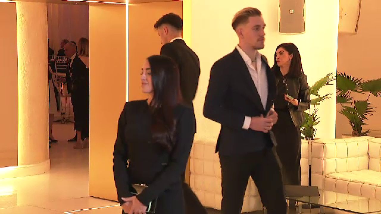 Larisa Iordache s-a afișat alături de noul iubit: „E prima noastră apariție. Ne-ați luat-o înainte!”_1