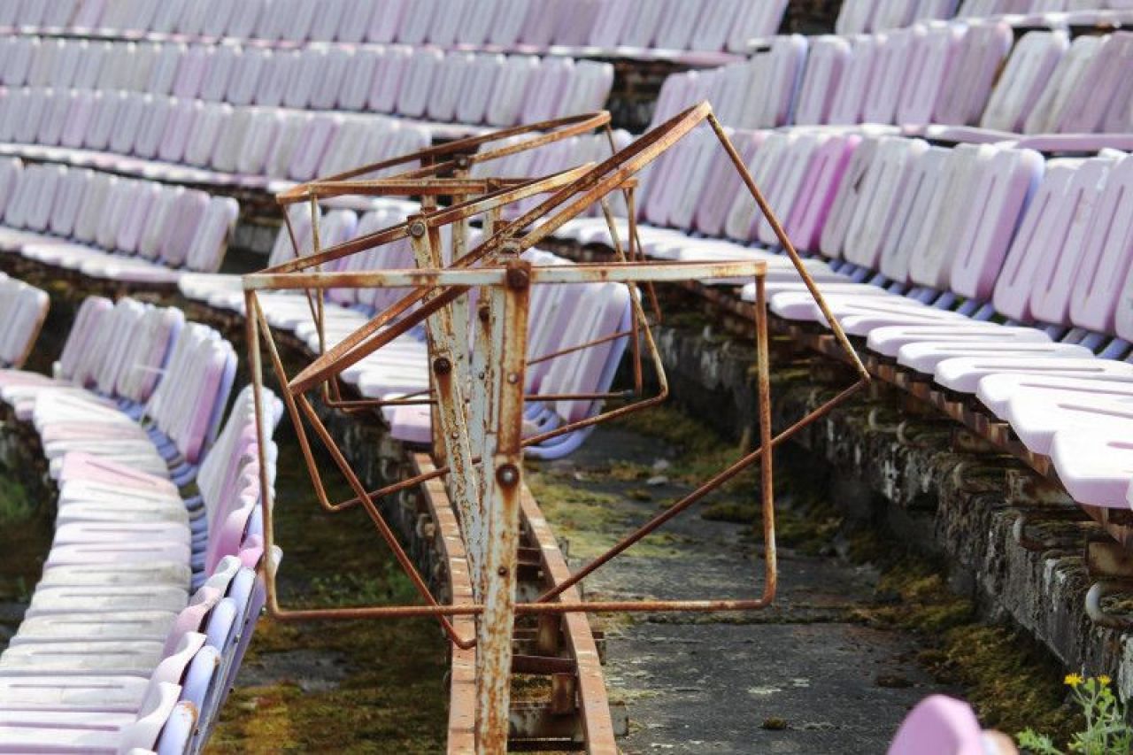 Autoritățile își bat joc de un stadion legendar din România: