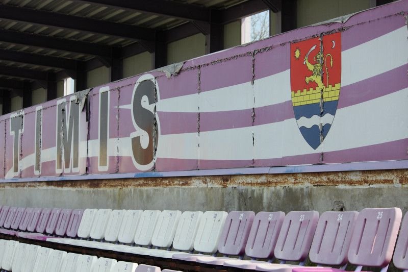 Autoritățile își bat joc de un stadion legendar din România: 