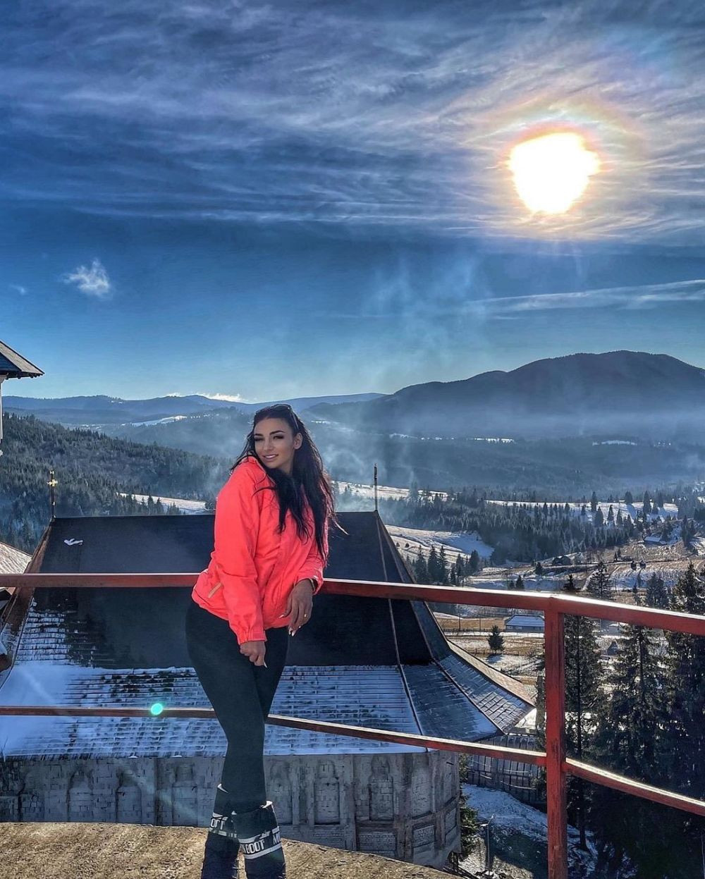 Mihaela Evi, sexy-antrenoarea, și cele două motive care au făcut-o să continue în handbal! _29