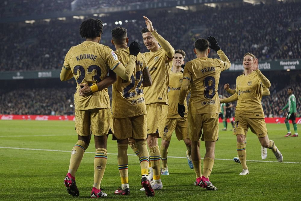 Barcelona, gata să renunțe la trei jucători! &rdquo;Lista neagră&rdquo; a lui Xavi