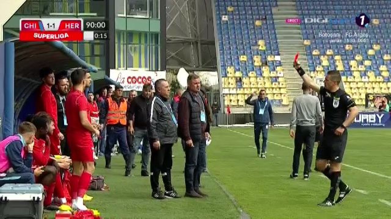 Conflict la Chindia - Hermannstadt: Gabi Iancu, eliminat după ce a ieșit de pe teren_3