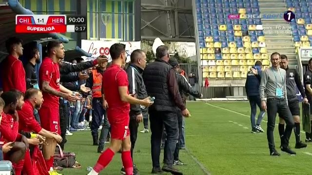 Conflict la Chindia - Hermannstadt: Gabi Iancu, eliminat după ce a ieșit de pe teren_4