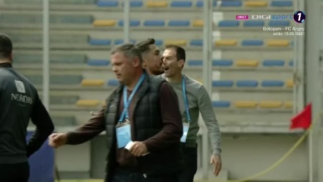 Conflict la Chindia - Hermannstadt: Gabi Iancu, eliminat după ce a ieșit de pe teren_7