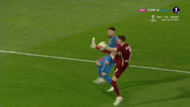 Faza care a inflamat spiritele la Cluj! FCSB a cerut lovitură de la 11 metri, însă arbitrul a lăsat jocul să continue_9