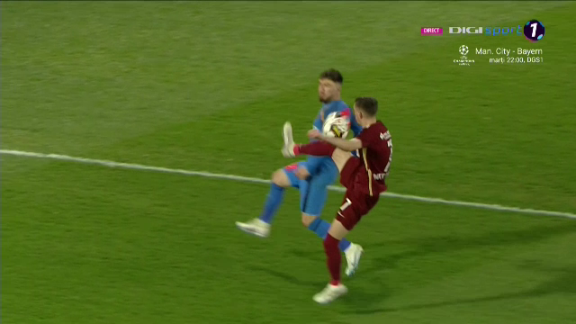 Faza care a inflamat spiritele la Cluj! FCSB a cerut lovitură de la 11 metri, însă arbitrul a lăsat jocul să continue_10