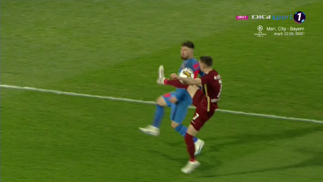 Faza care a inflamat spiritele la Cluj! FCSB a cerut lovitură de la 11 metri, însă arbitrul a lăsat jocul să continue_15