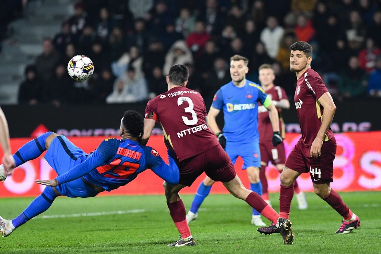 Prima reacție din tabăra liderului Farul, după ce CFR Cluj și FCSB s-au încurcat reciproc: „Echitabil!”_2