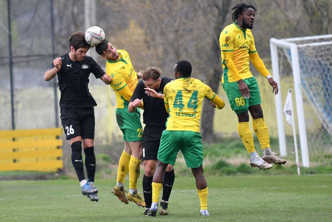 Animal Planet! Autogol haios al lui Cucoș de la Zimbru în derby-ul Moldovei în care a înscris și Potîrniche_4