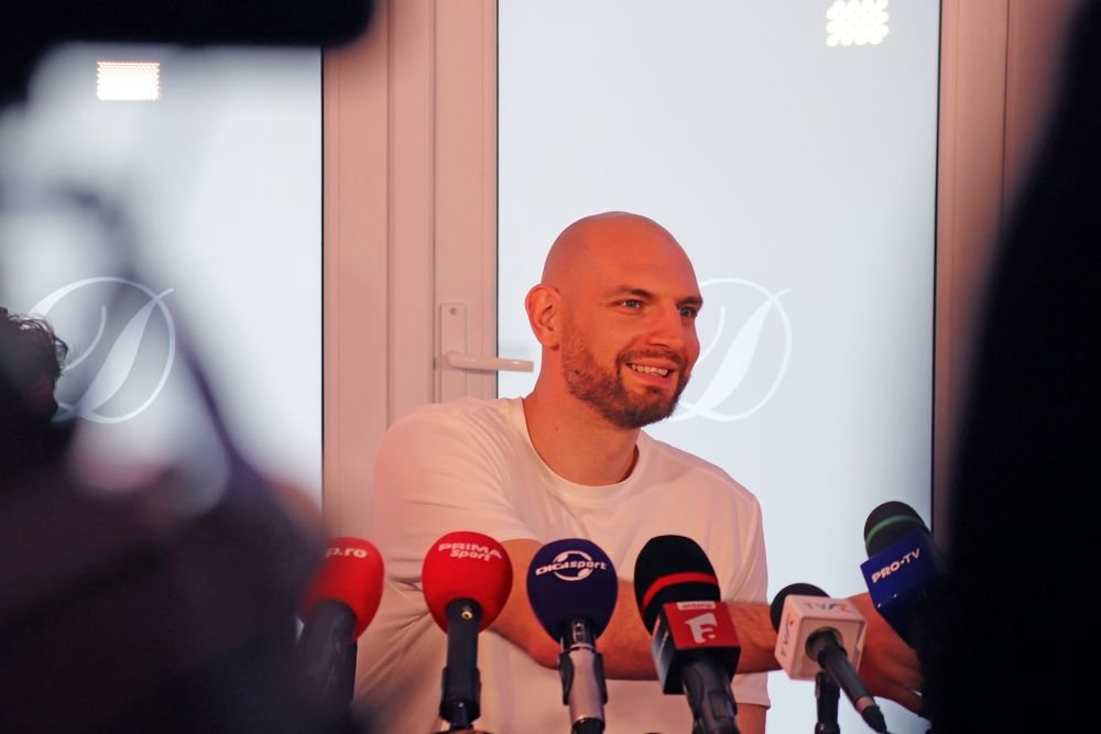 Vlad Moldoveanu s-a retras din activitate. 