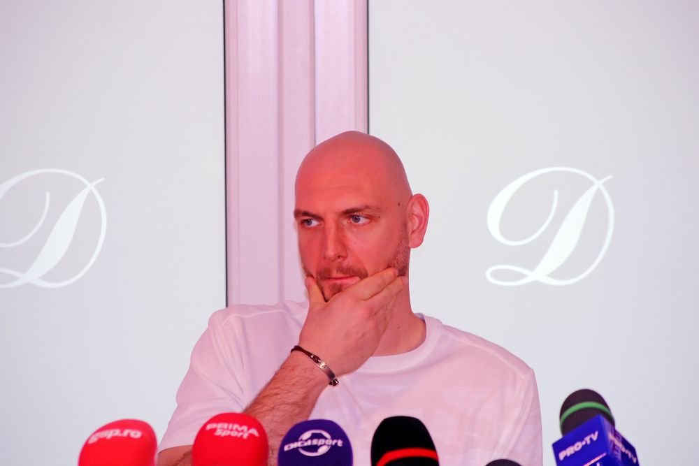 Vlad Moldoveanu s-a retras din activitate. 