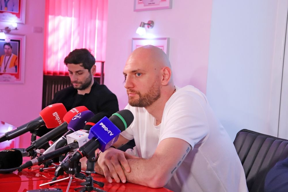 Vlad Moldoveanu s-a retras din activitate. 