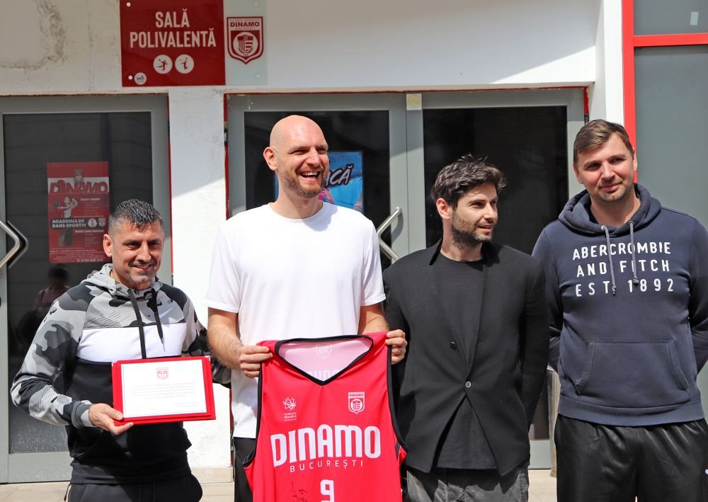 Vlad Moldoveanu s-a retras din activitate. 