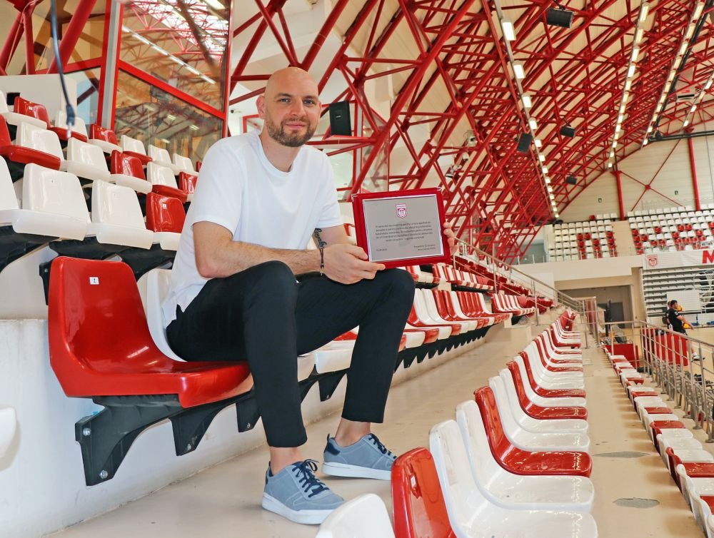 Vlad Moldoveanu s-a retras din activitate. 