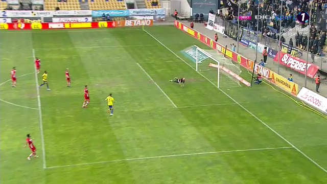 Ca în vremurile bune! Budescu, reușită magnifică în Petrolul - Mioveni_35