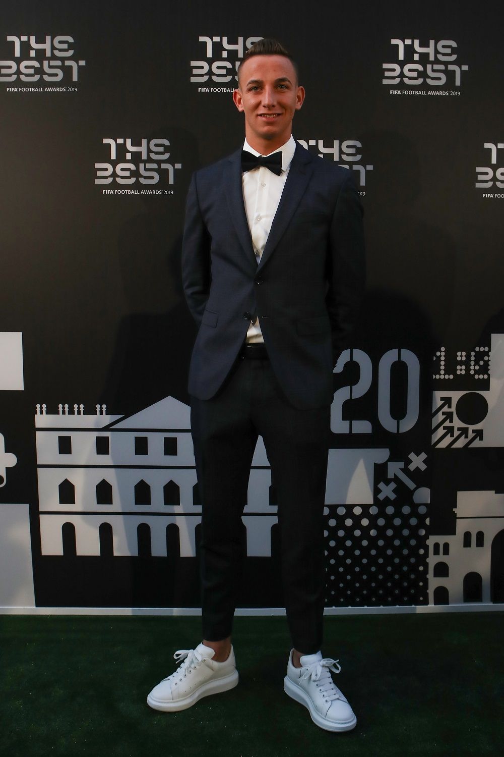 Daniel Zsori, atacantul român din Oradea laureat cu Premiul Puskas, scos cu ambulanța de pe teren după ce și-a pierdut cunoștința! _13