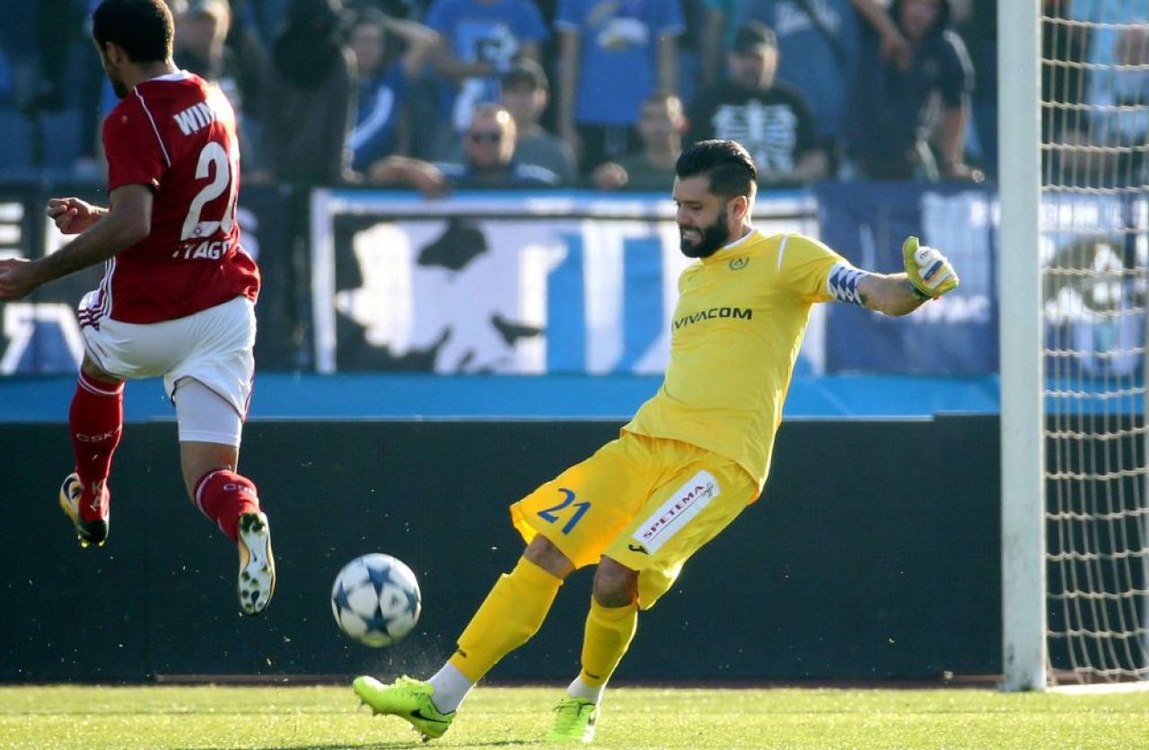 Levski Sofia, mai ceva decât FCSB-ul lui Gigi Becali! Comando pe banca tehnică: interimar + doi profesori universitari + un fost fotbalist din România_5