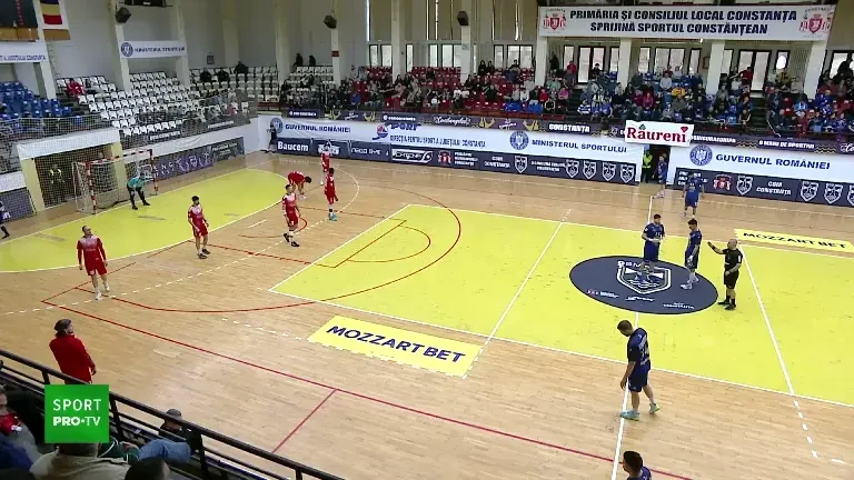 Cupa Rom&acirc;niei la handbal masculin: CSM Constanța - Dinamo București, primele minute de joc