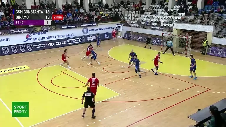 Cupa Rom&acirc;niei la handbal masculin: CSM Constanța - Dinamo București, final de primă repriză