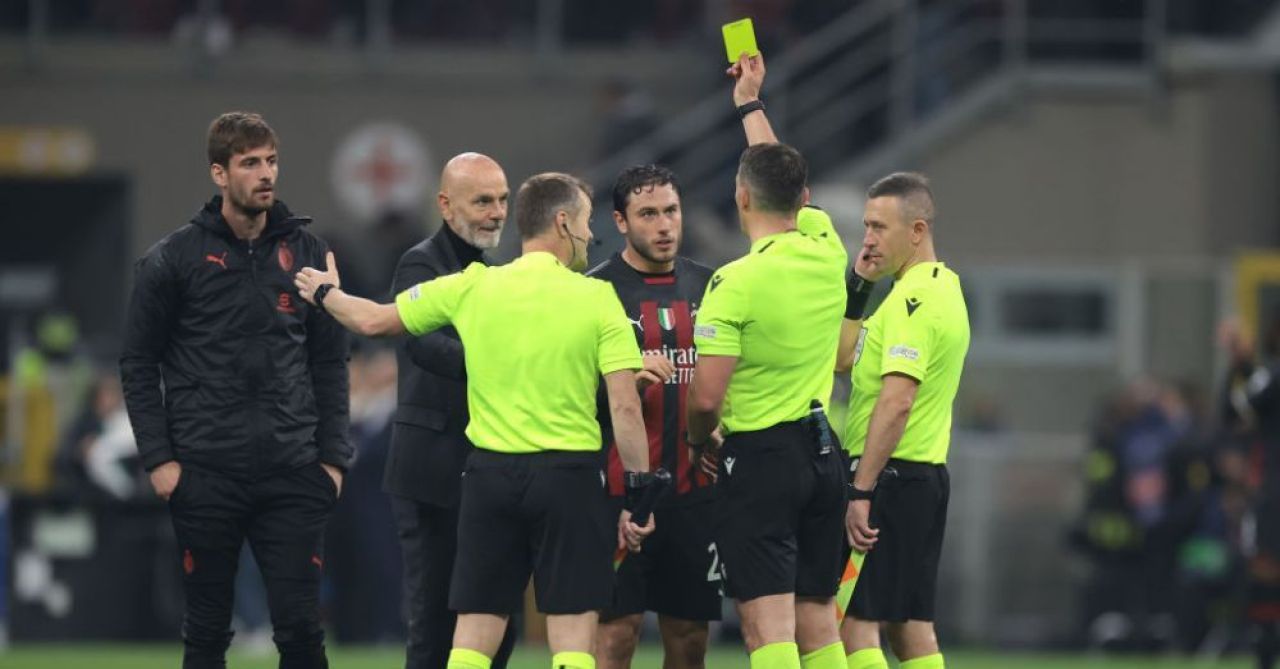 „Arbitrul ne-a tot chemat pe parcursul meciului!” Căpitanul lui AC Milan, nemulțumit de arbitraj după victoria cu Napoli _5